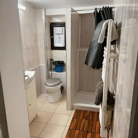 Entresol 1,2 Kilometre De La Promenade Apartment *