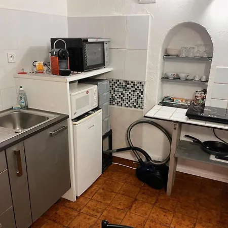 Apartament Entresol 1,2 Kilometre De La Promenade